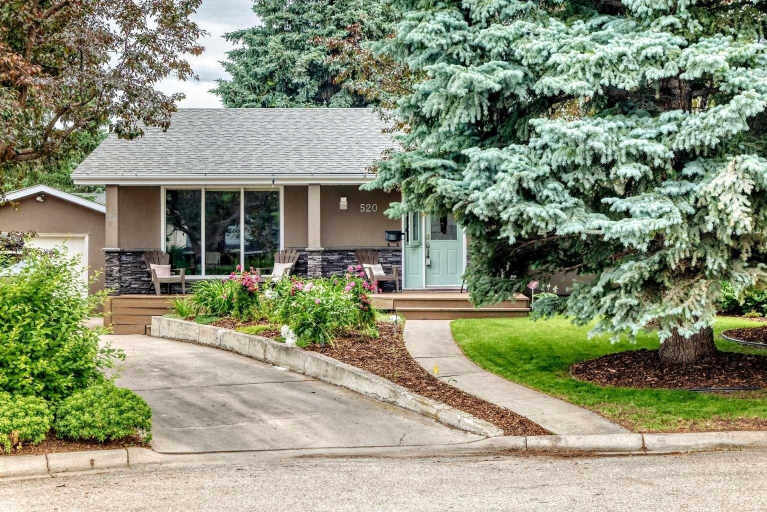520 Oakwood Place SW, T2V 0K3