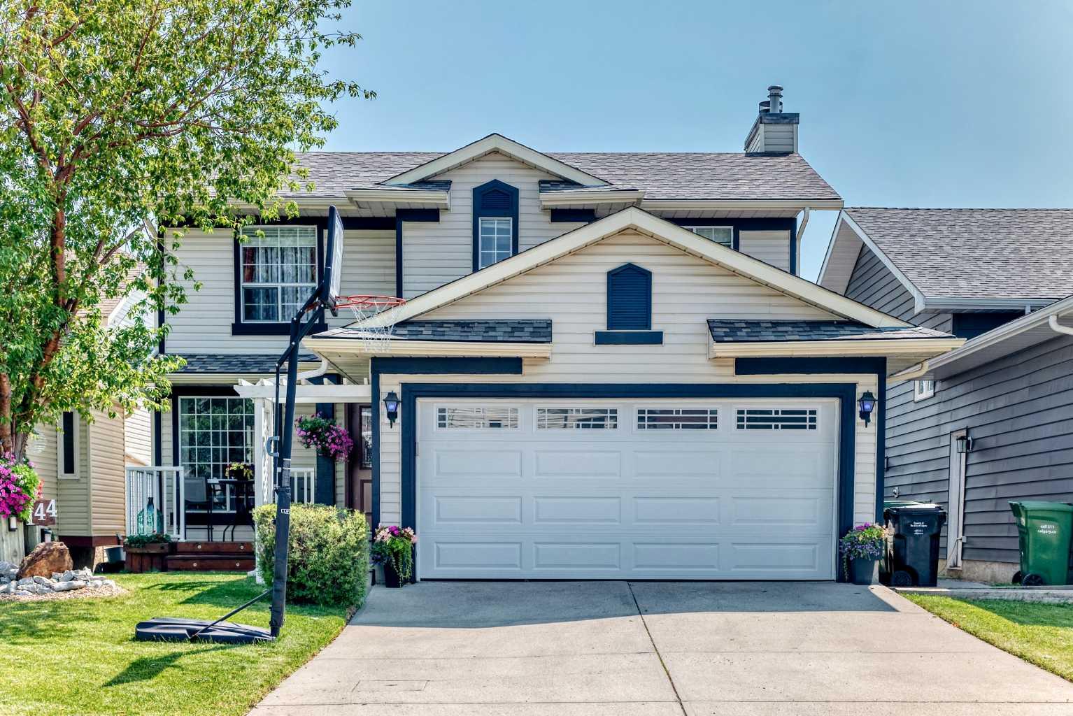 144 Riverstone Crescent SE, T2C 4A3