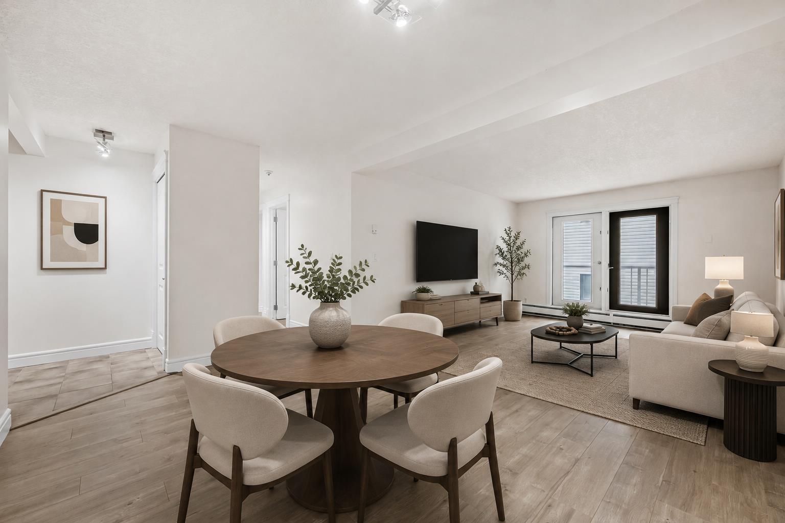 207, 2010 35 Avenue SW, T2T 2E1
