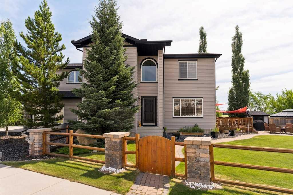 115 Rockmont Court NW, T3G 5V8