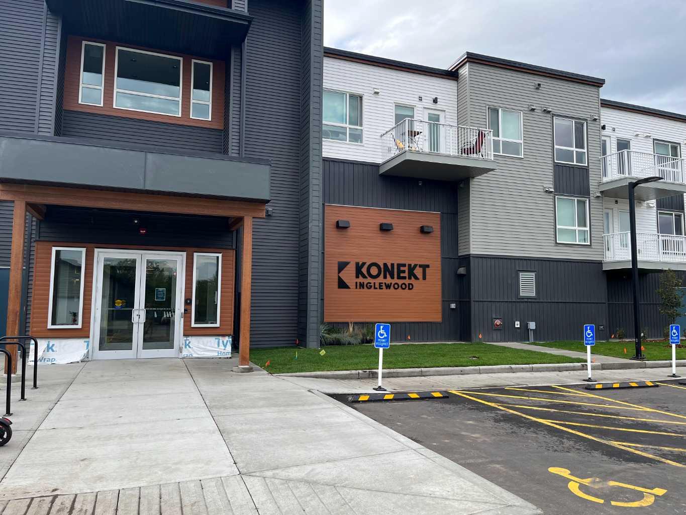 105, 1605 17 Street SE, T2G2L7