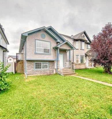 202 Saddlemead Green NE, T3J4M7