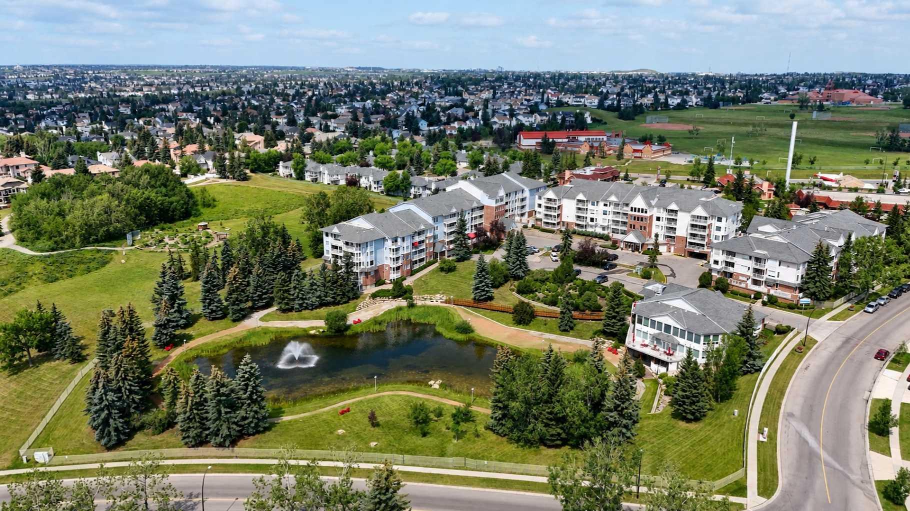 515, 3515 Hawksbrow Point NW, T3G 4C9