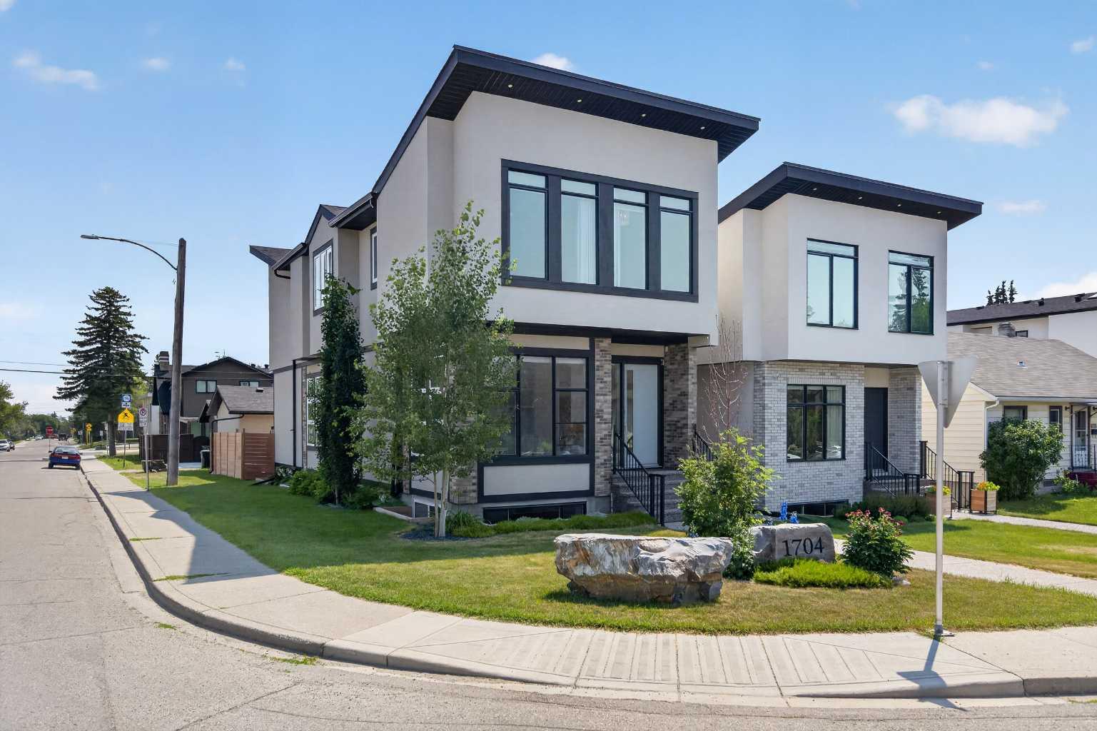 1704 26A Street SW, T3C1L1