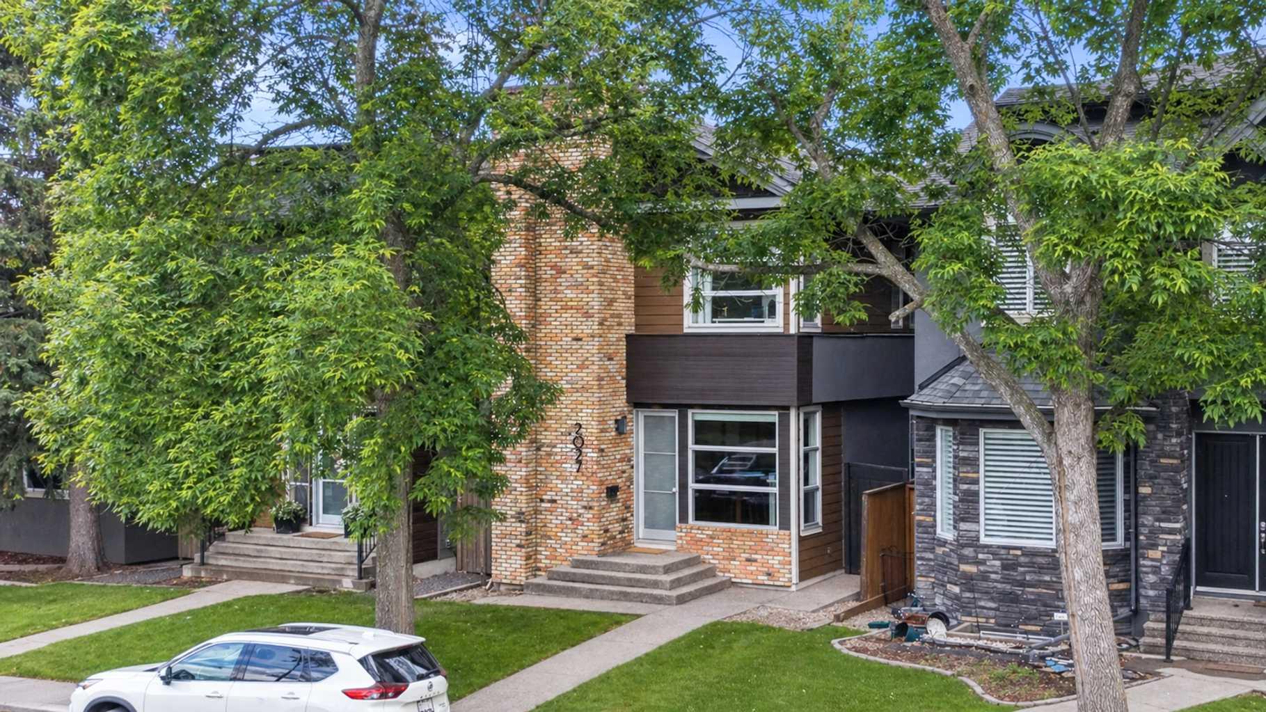 2027 42 Avenue SW, T2T 2M8