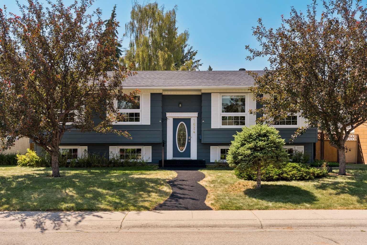1824 Lake Bonavista Drive SE, T2J 3A9