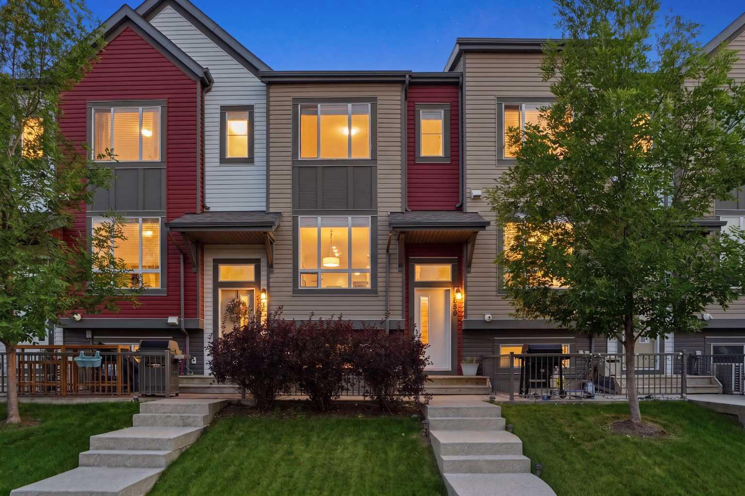 656 Copperpond Boulevard SE, T2Z 5B9