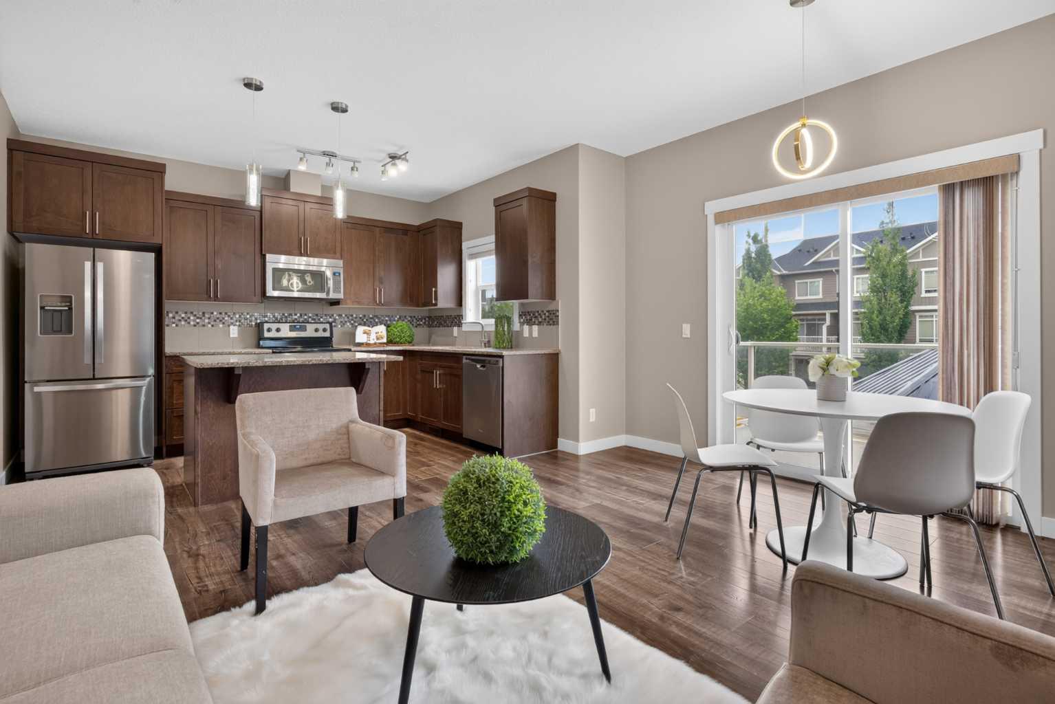 558 Evanston Manor NW, T3P 0R8