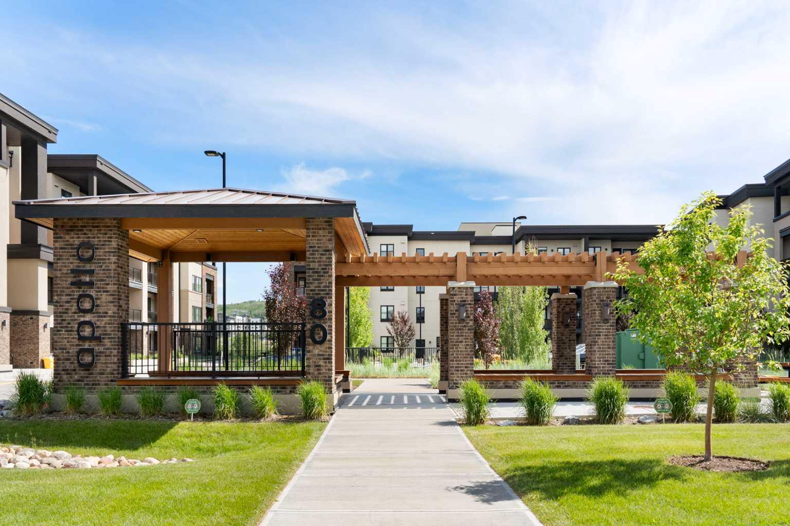 3109, 80 Greenbriar Place NW, T3B 6J4