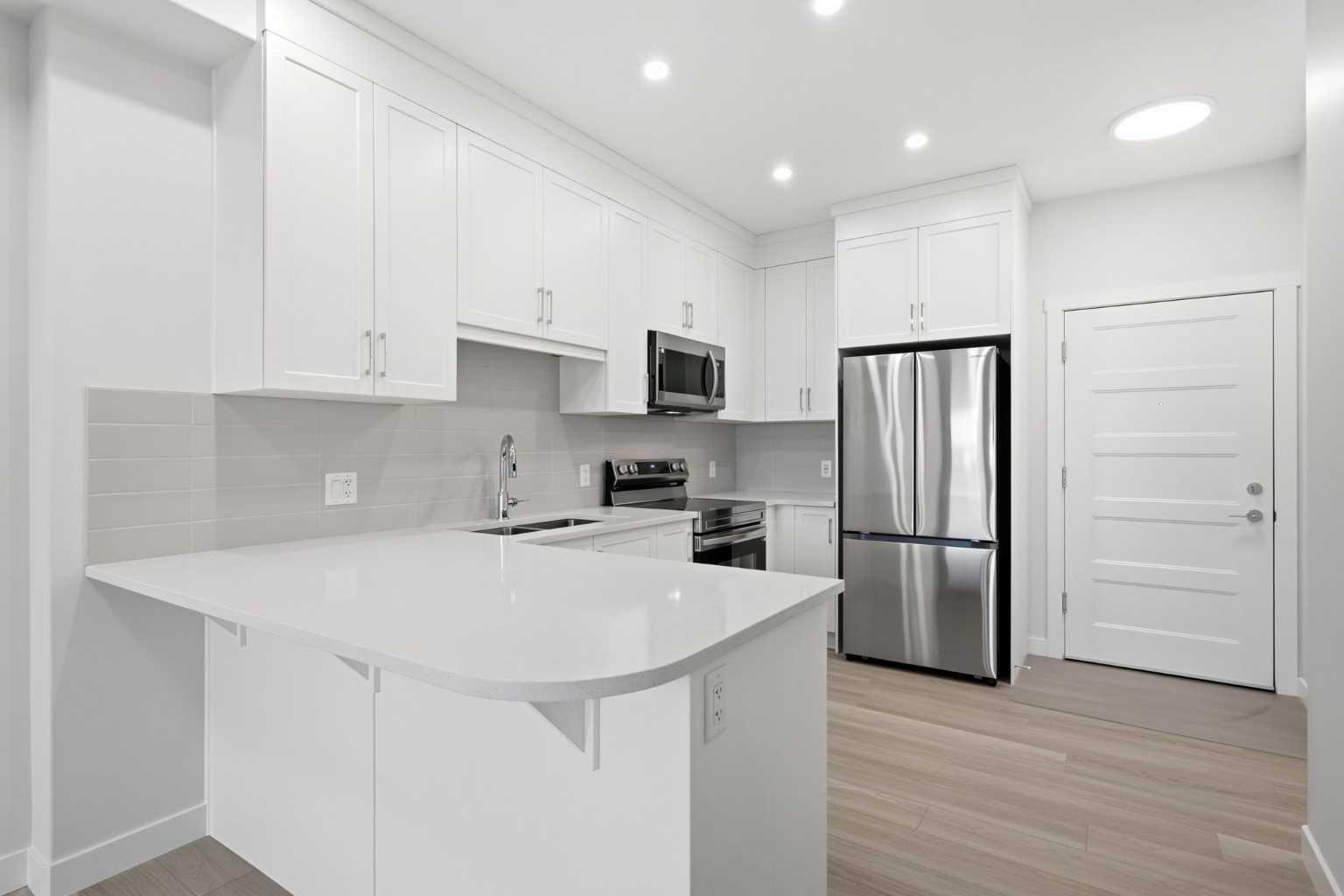 1410, 81 Arbour Lake View NW, T3G0H4