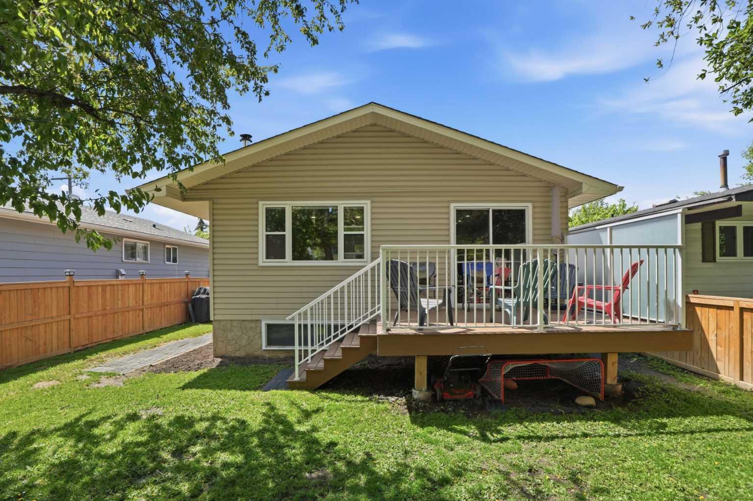3056 32A Street SE, T2B 0T3
