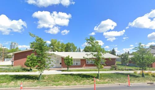 3060 17 Avenue SW, T3E 7G8