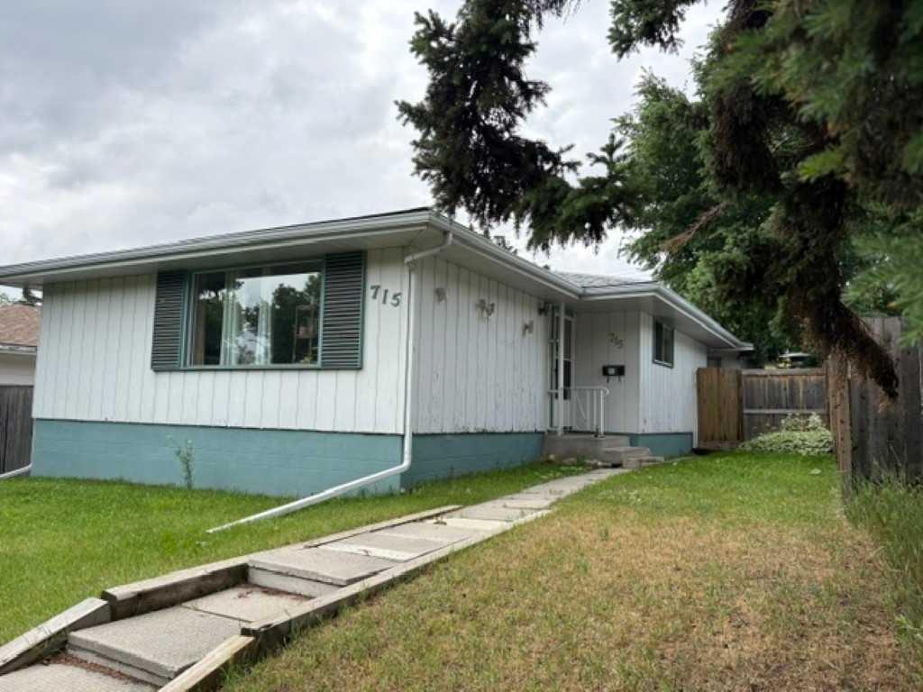 715 64 Avenue NW, T2K 0M3