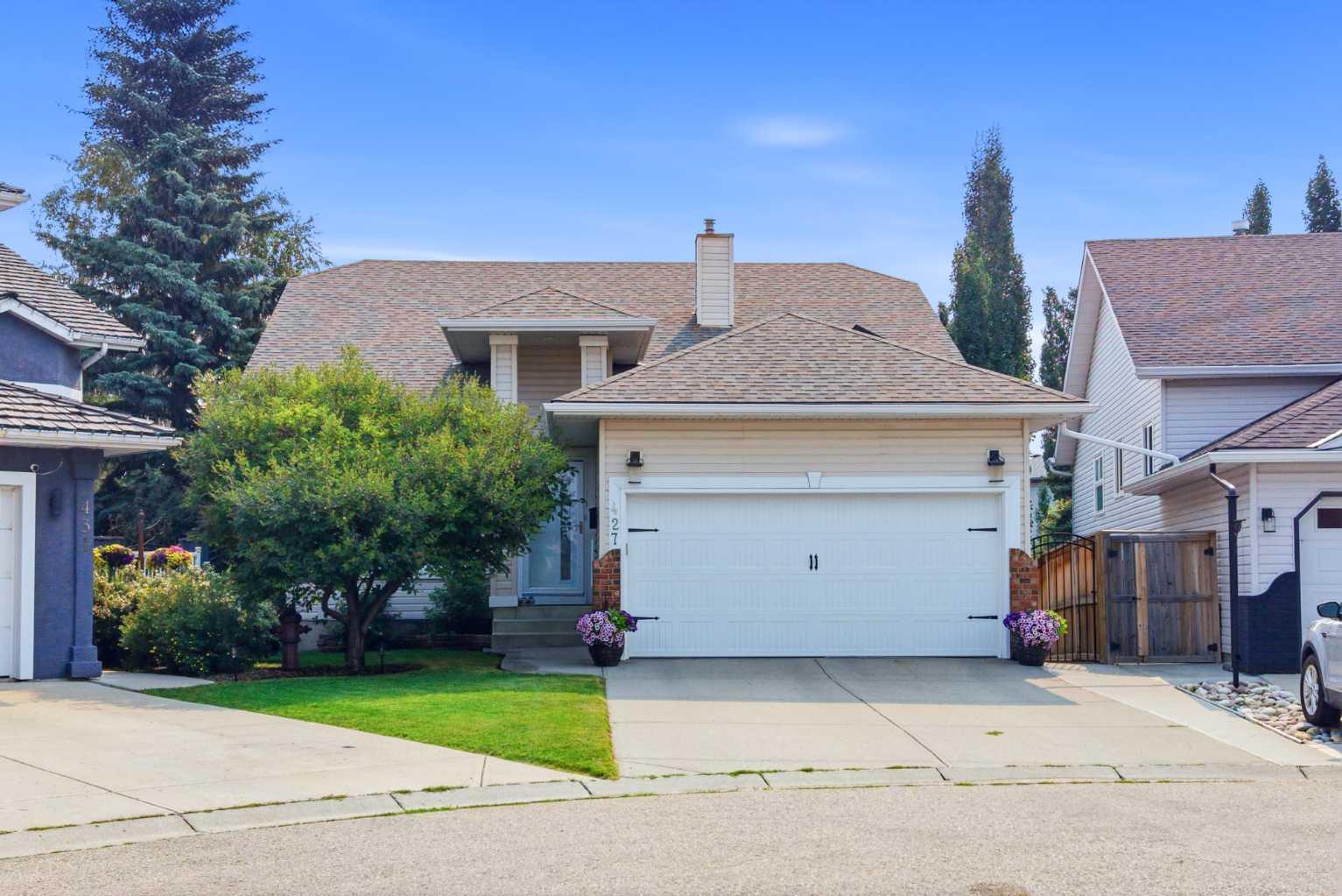 427 Douglas Ridge Mews SE, T2Z 2M4