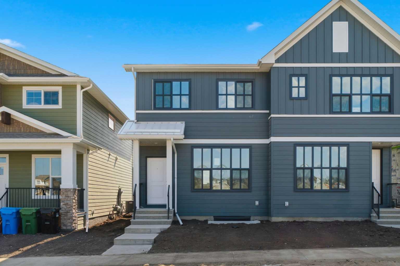131 Royston Way NW, T3L 0N7