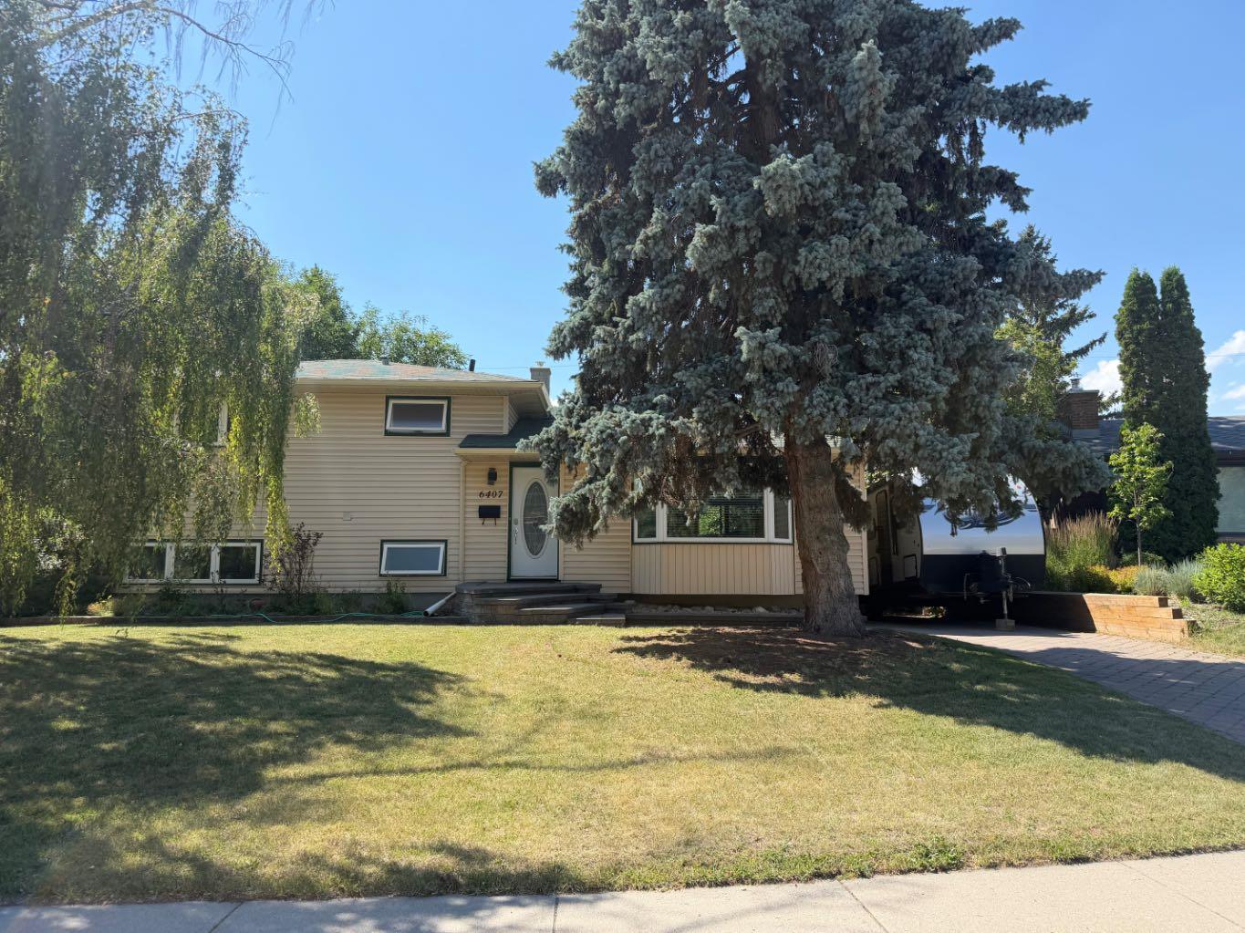6407 Lombardy Crescent SW, T3E 5R3