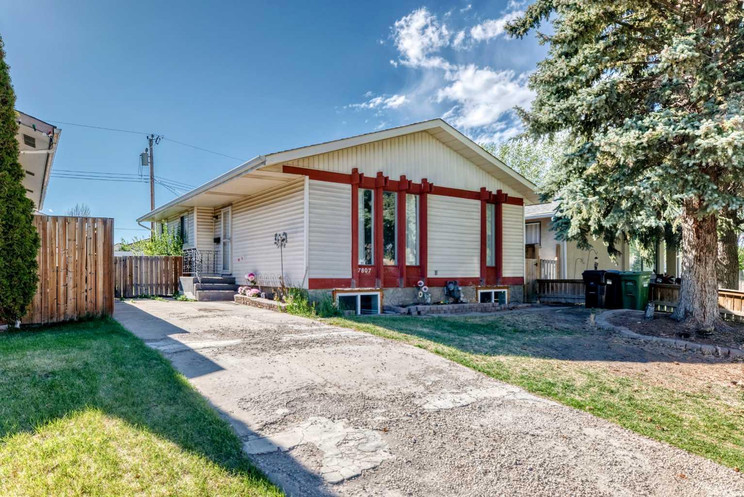 7807 20A Street SE, T2C1M7