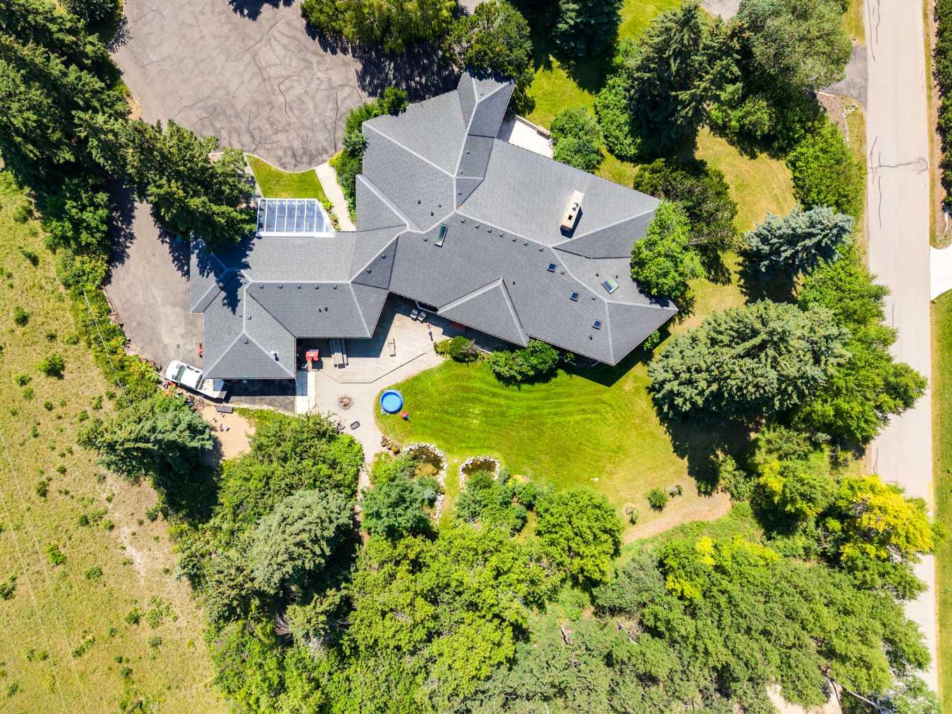 187 Slopeview Drive SW, T3H 4G6