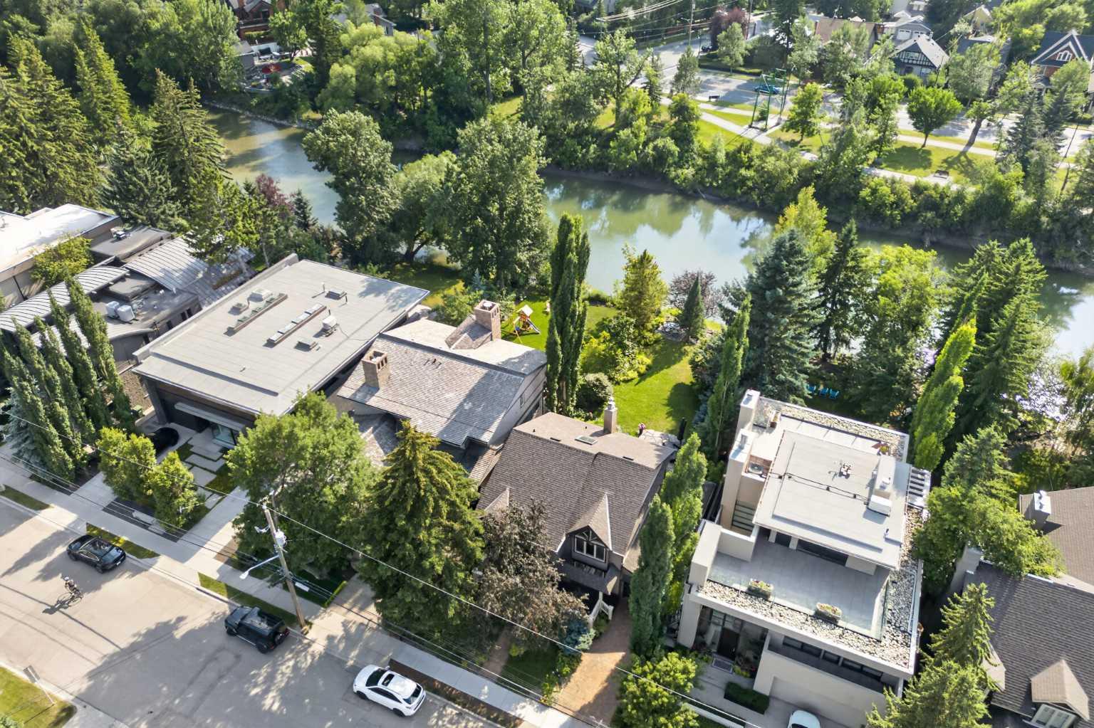 922 Rideau Road SW, T2S2J5