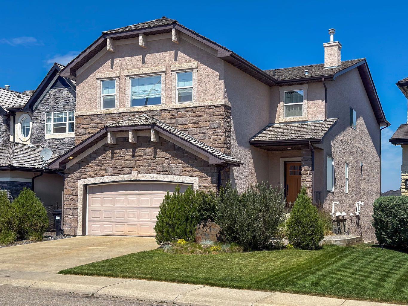54 Royal Ridge Mount NW, T3G 5Z3