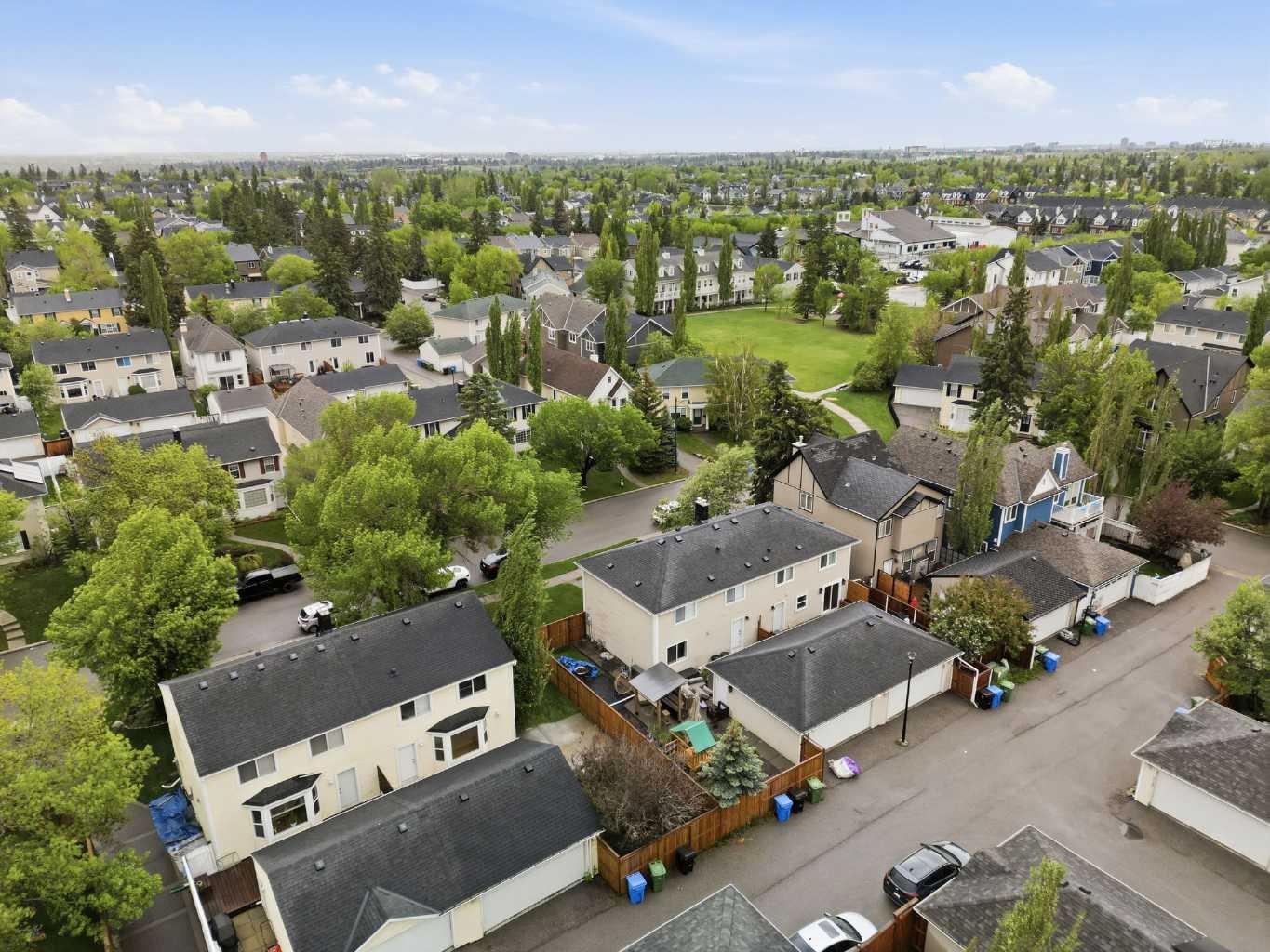 172 Somme Manor SW, T2T 6L5