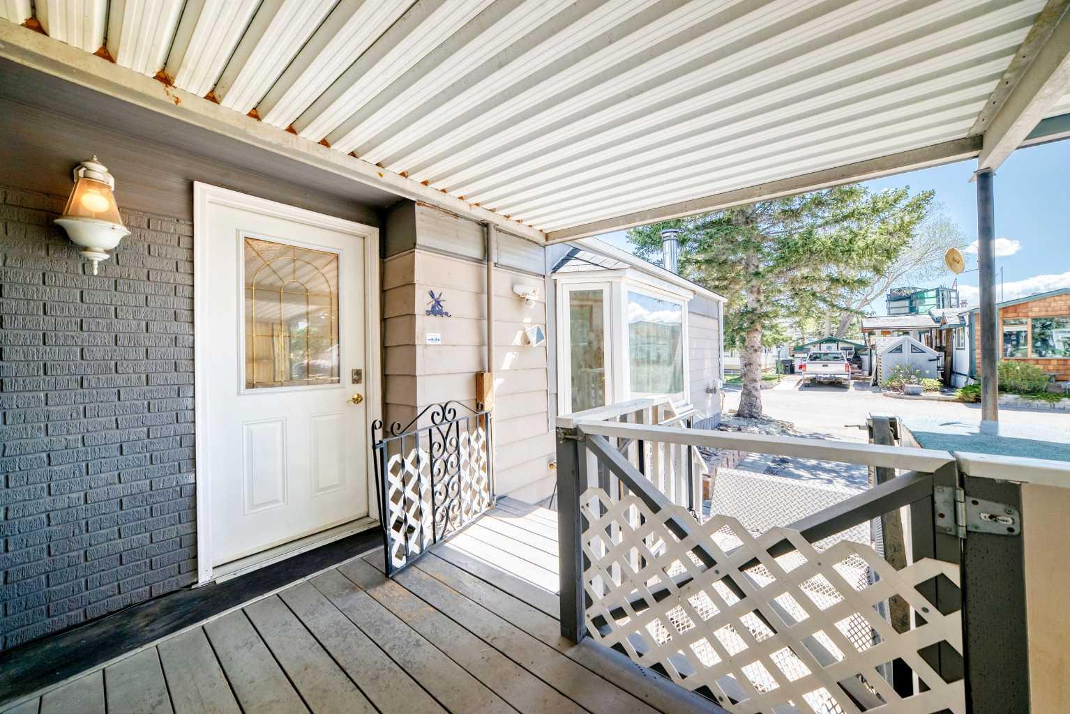 212, 3223 83 Street NW, T3B 5N4