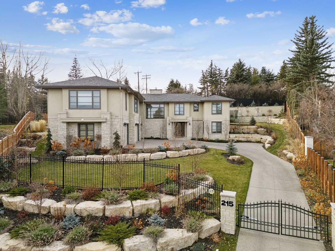 215 Patton Court SW, T2V 5G4