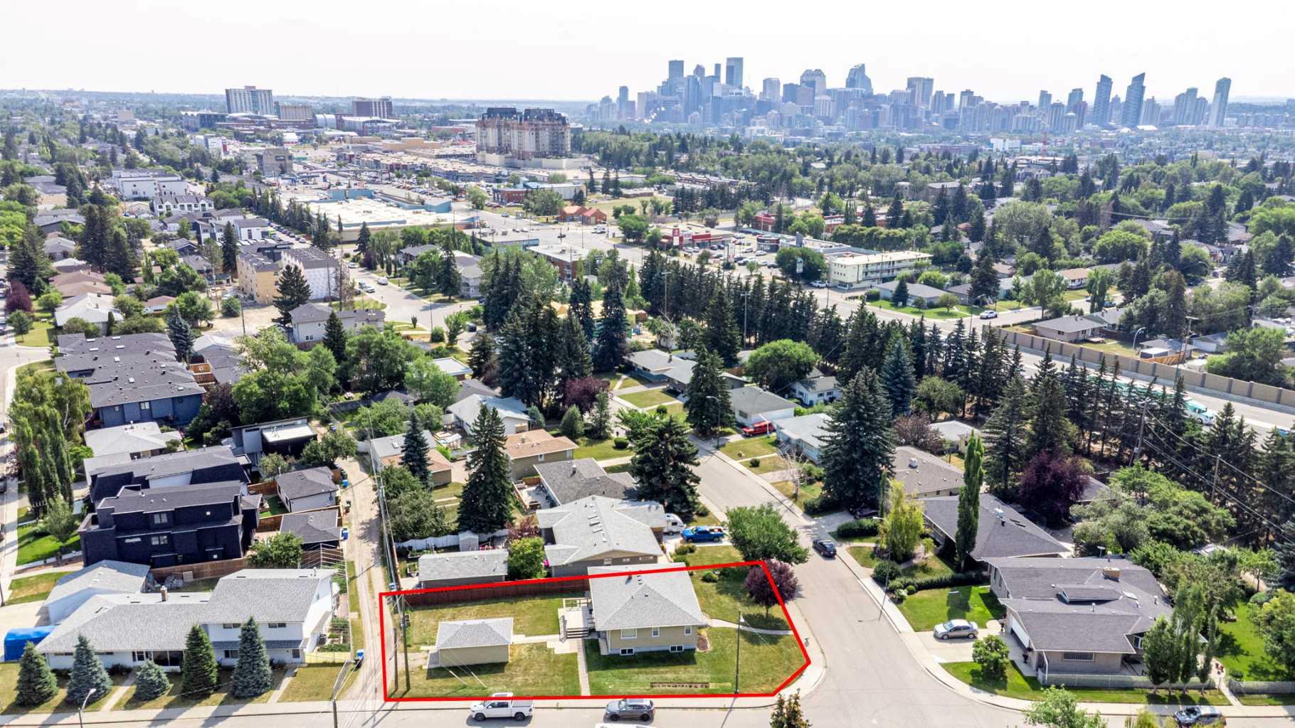 2140 Halifax Crescent NW, T2M 4C7