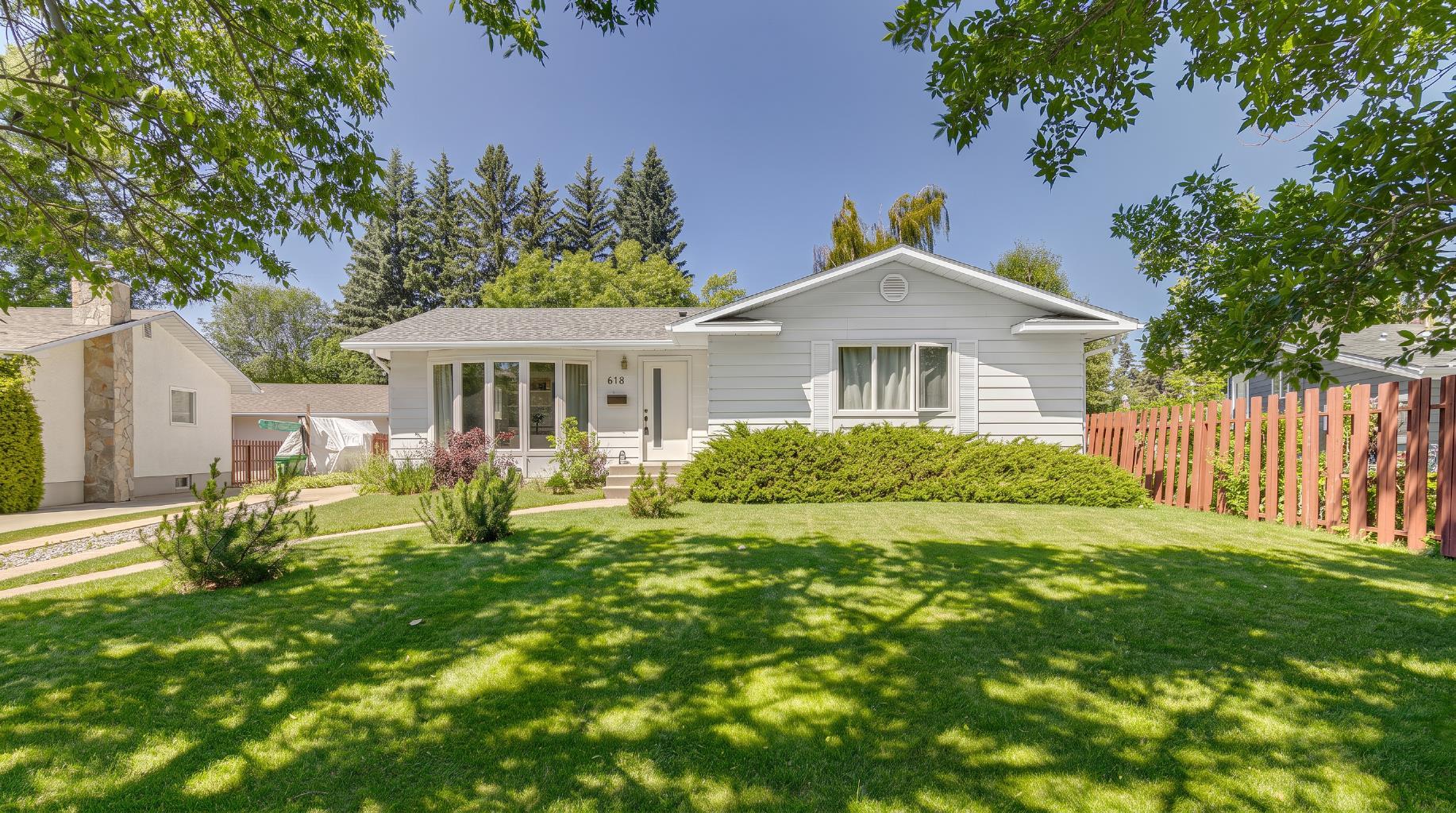 618 Oakhill Place SW, T2V 3X8
