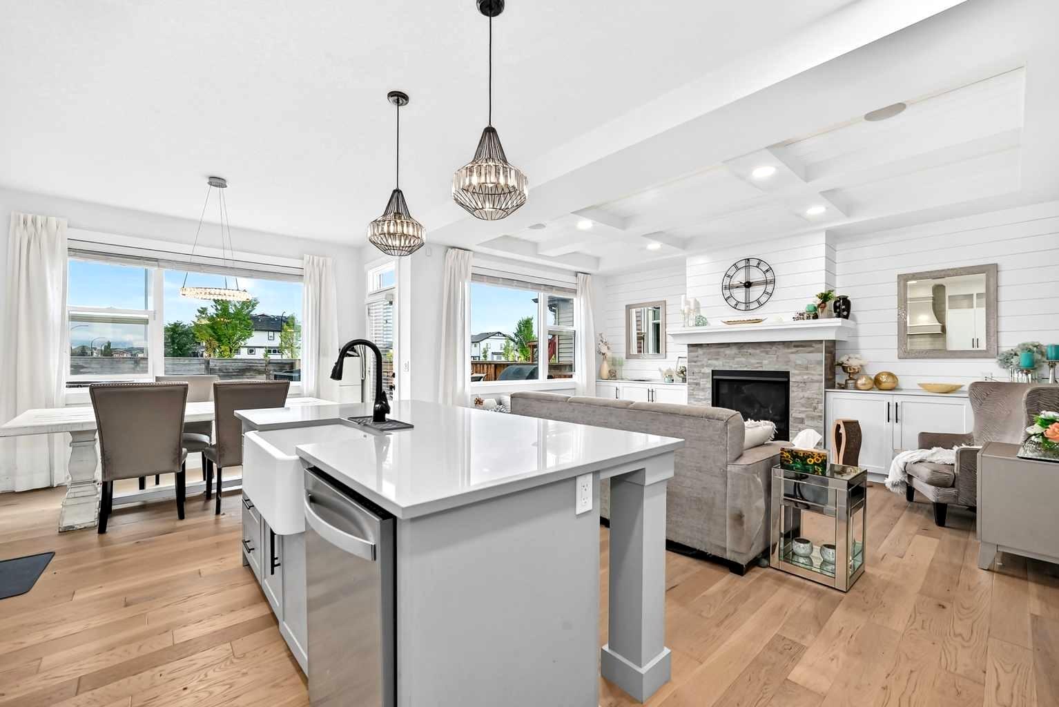 313 Walgrove Terrace SE, T2X 4E8