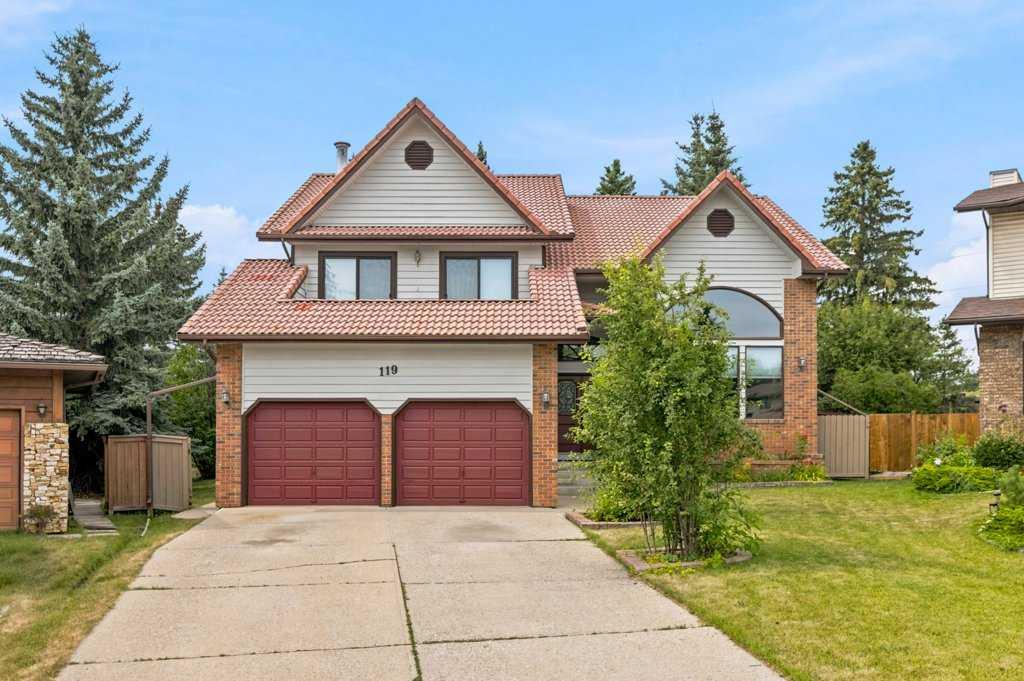 119 Strathbury Bay SW, T3H 1N3