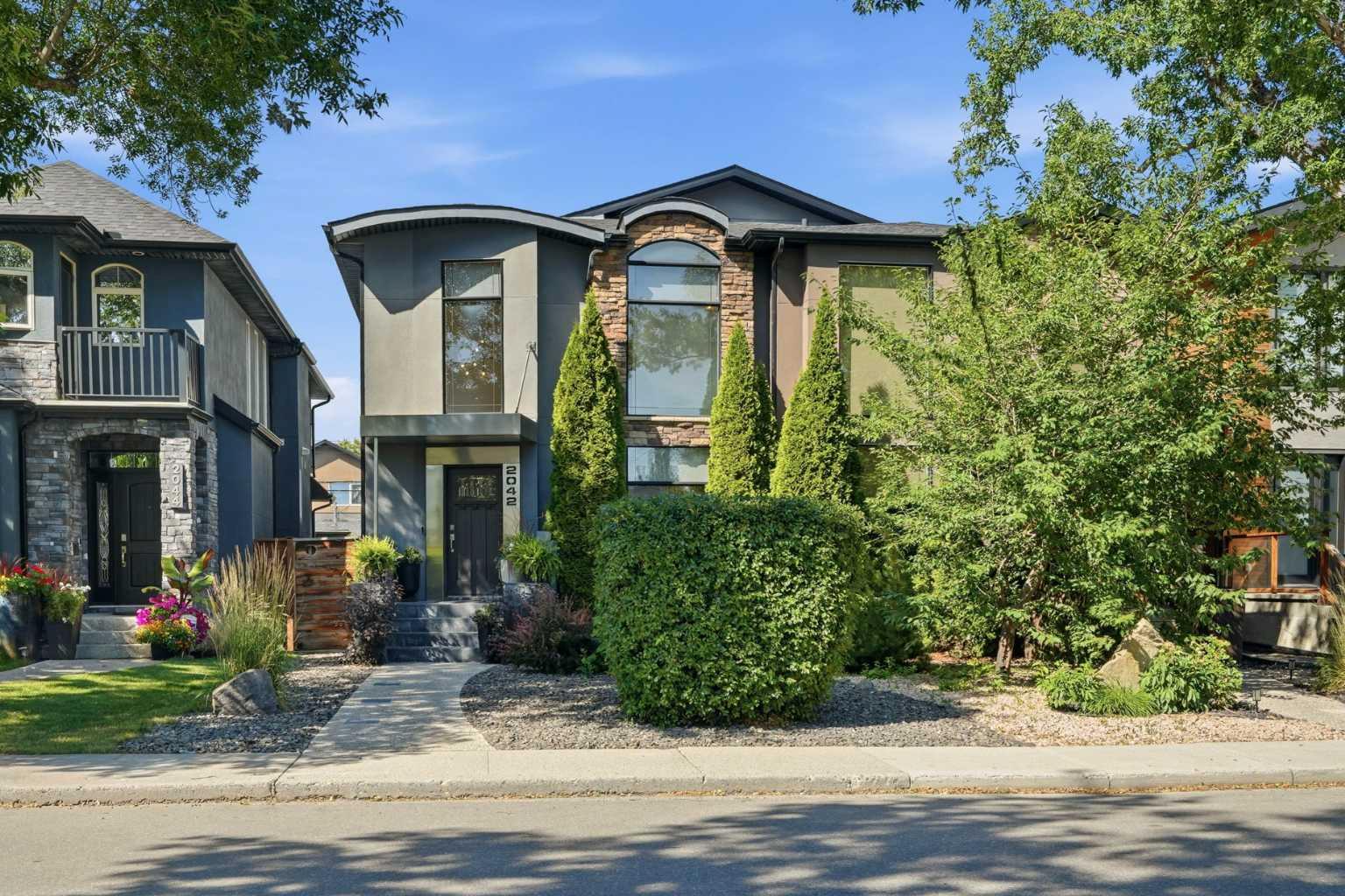 2042 49 Avenue SW, T2T 2V4
