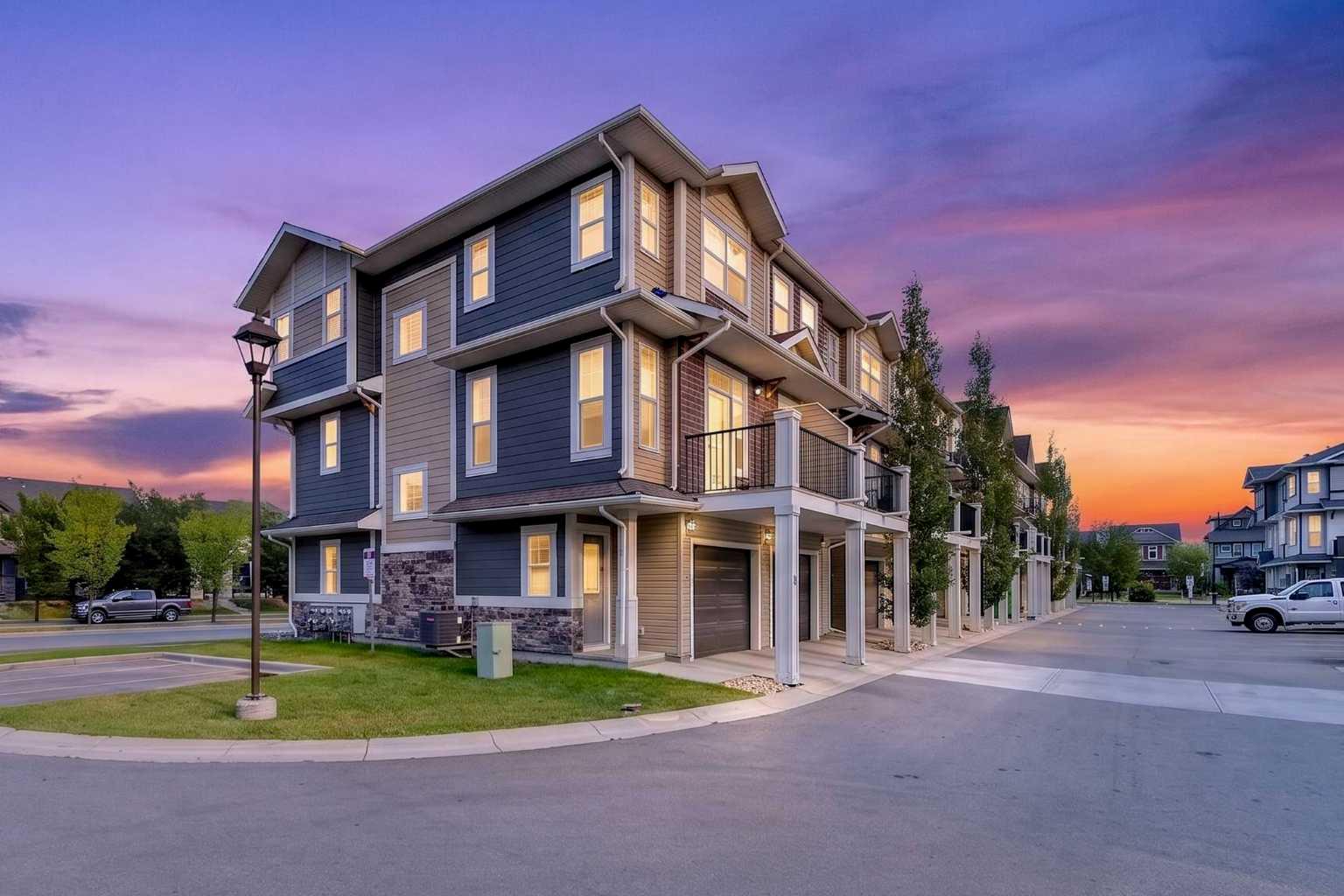 87 Legacy View SE, T2X 4H9
