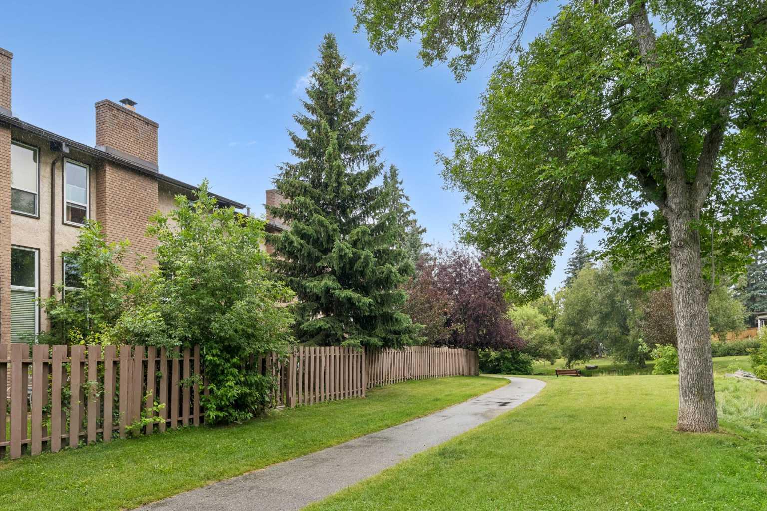 25, 1011 Canterbury Drive SW, T2W 2S8