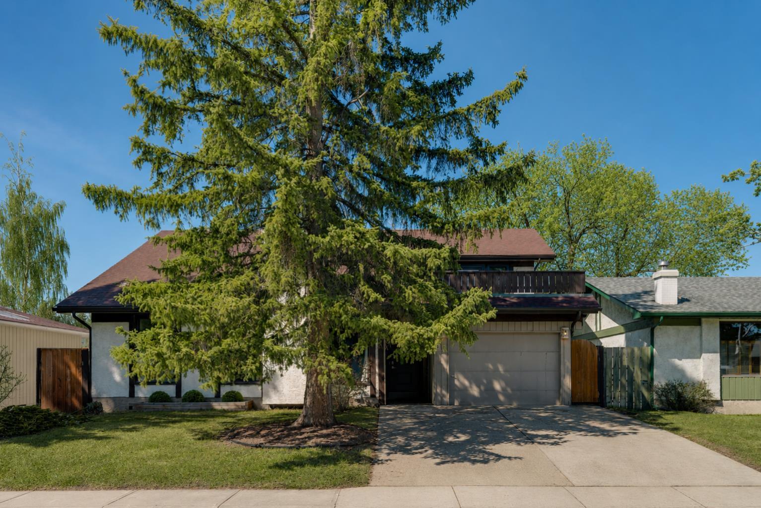 12 Oakvale Place SW, T2V 1H4