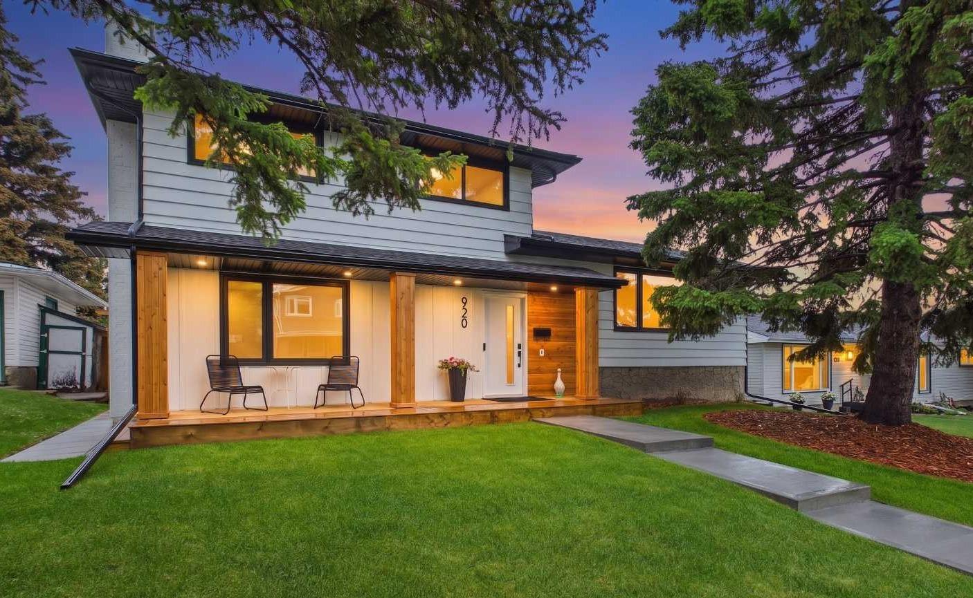 920 Cantabrian Drive SW, T2W 1L7
