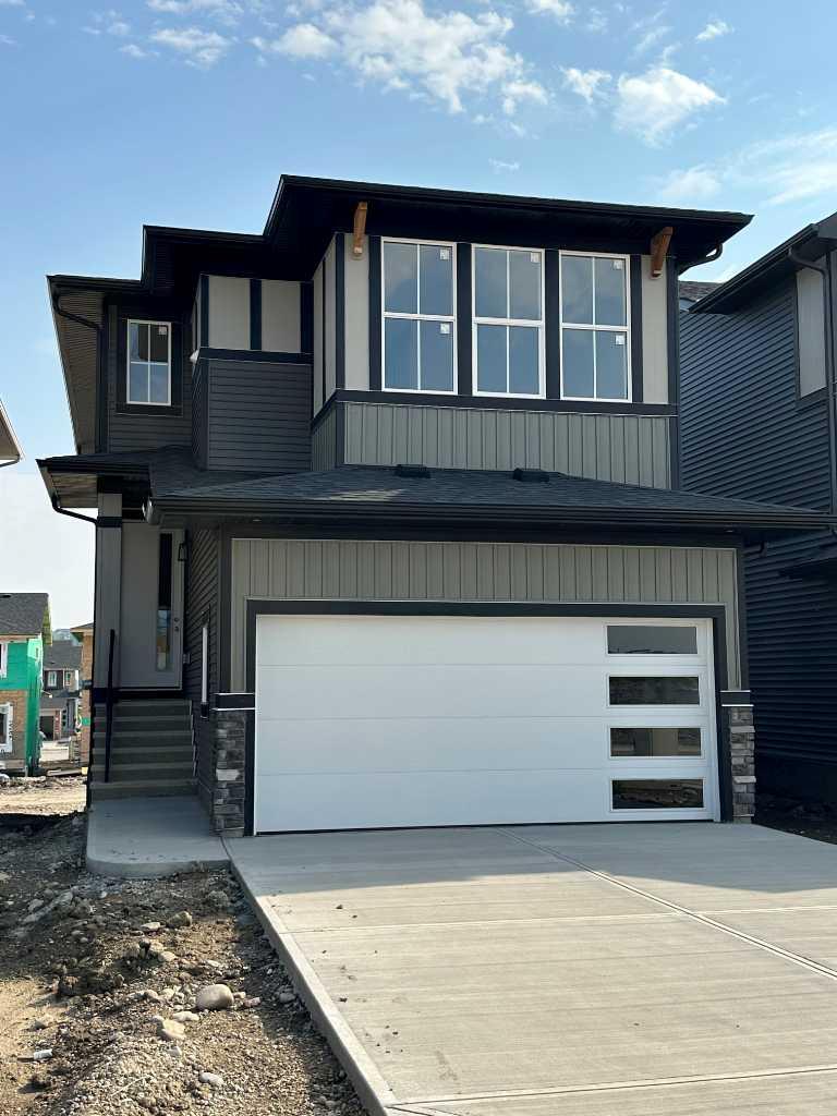12 Topaz Place, T4C 3K2