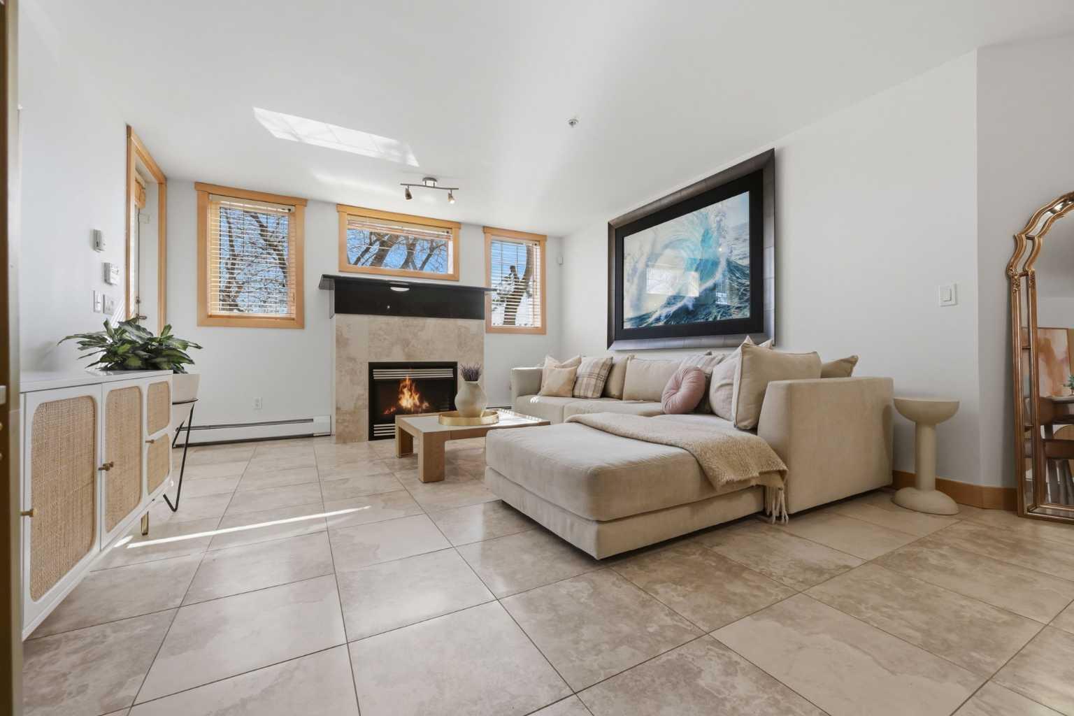 103, 2411 Erlton Road SW, T2S 3B9