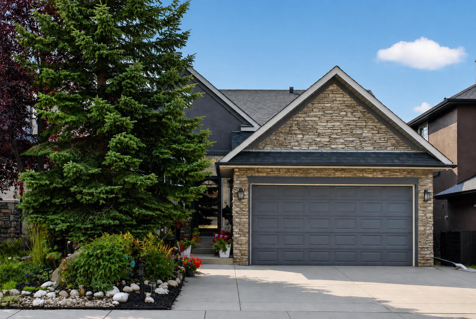 44 Strathlea Close SW, T3H 5C6