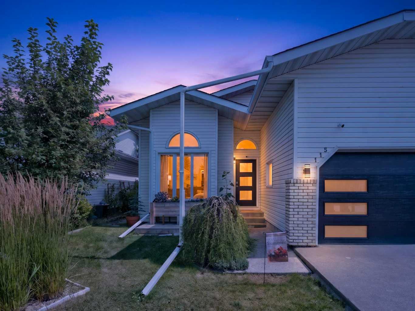 115 Wood Valley Court SW, T2W 5S4