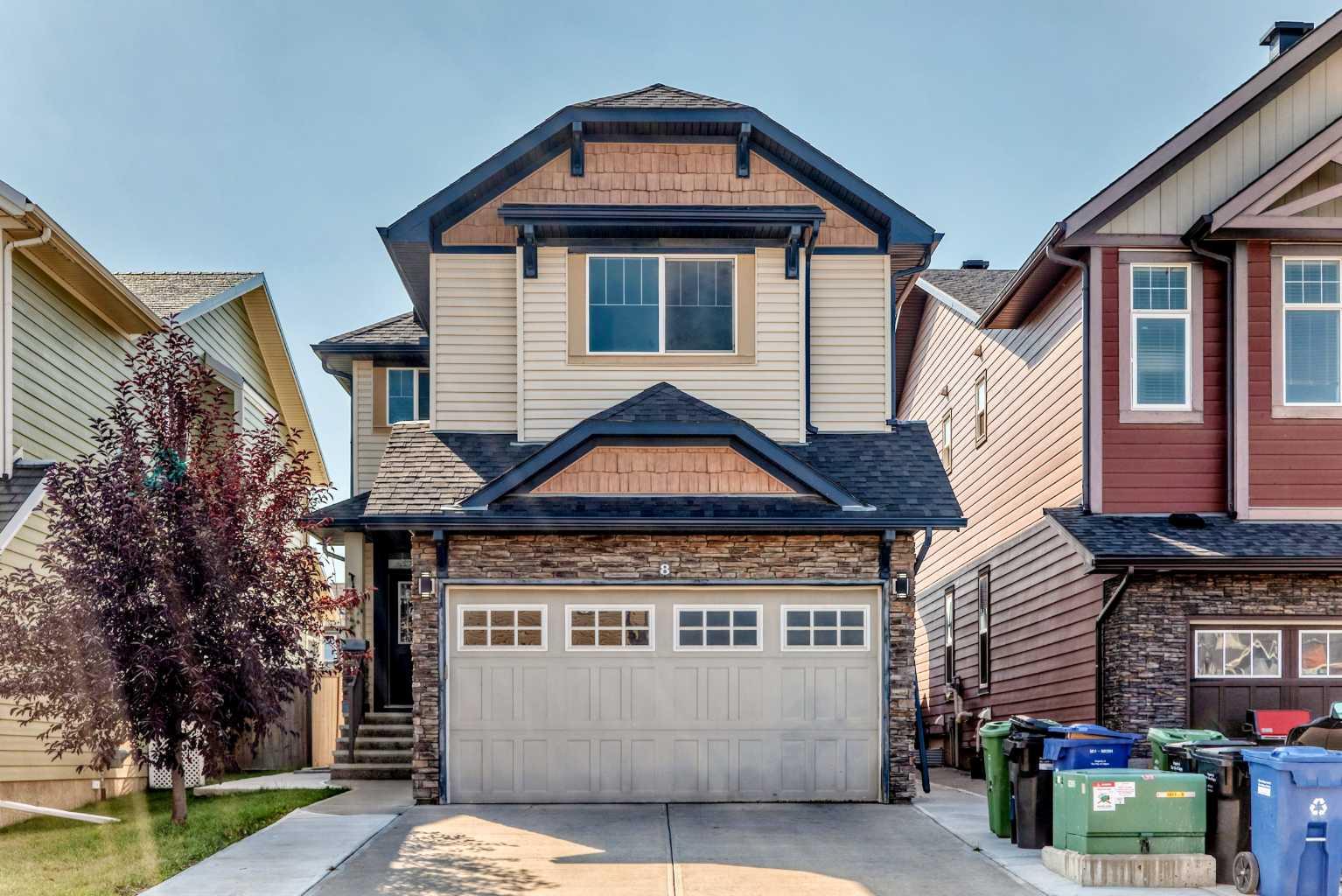 8 Skyview Point Terrace NE, T3N 0G9