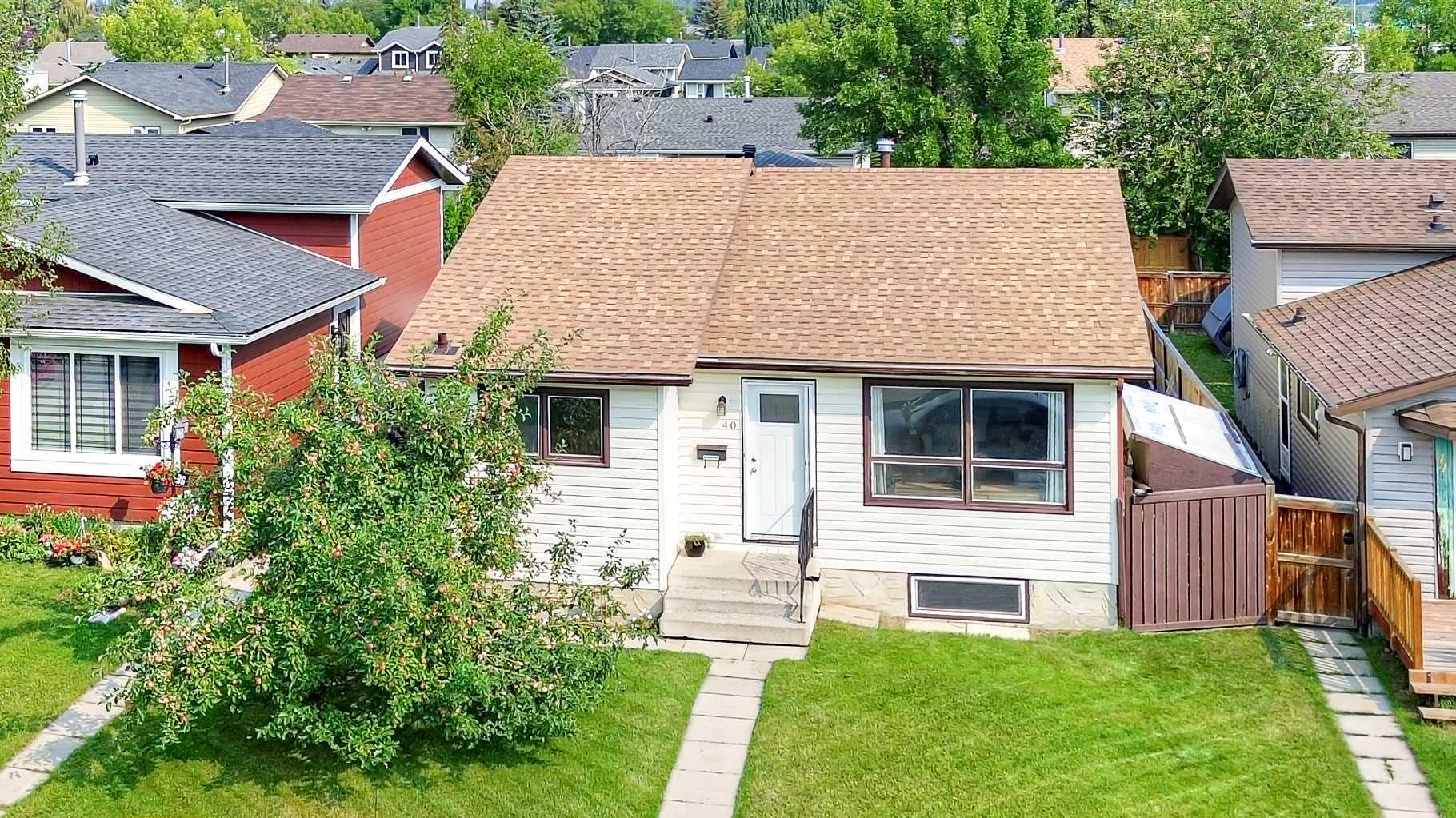 40 River Valley Crescent SE, T2C 3J8