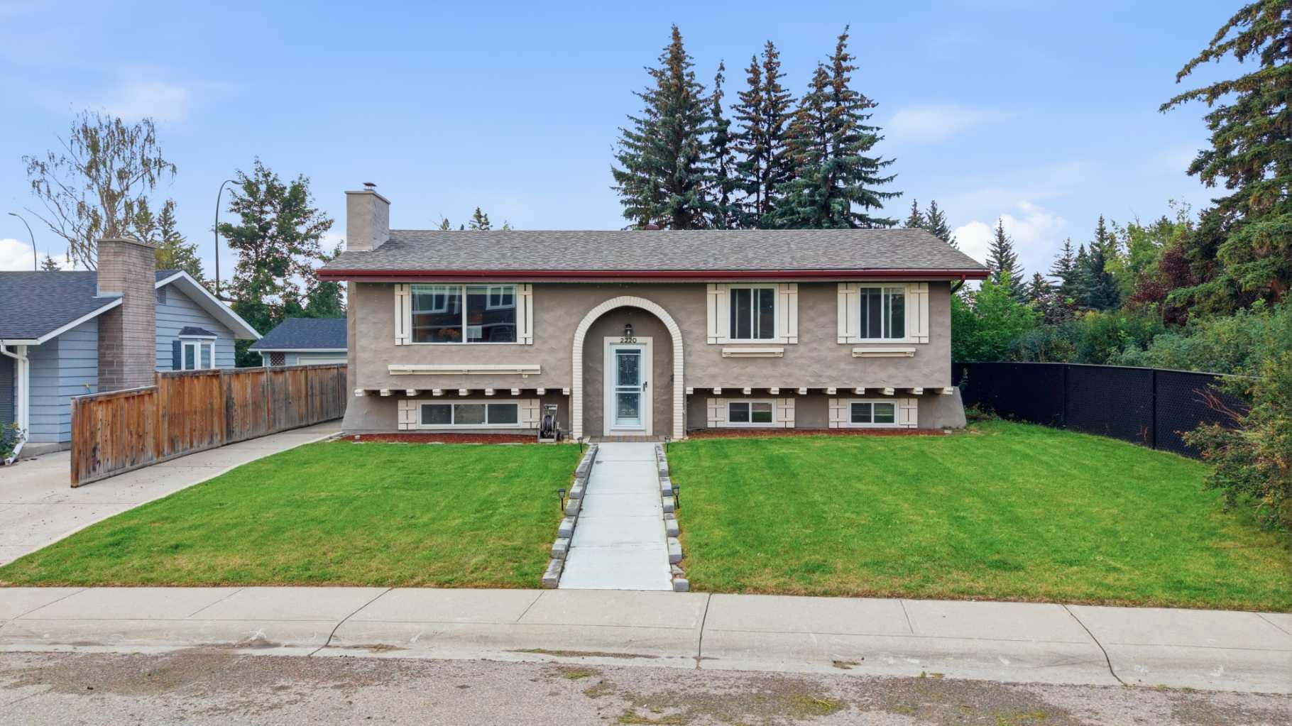 2220 Paliswood Road SW, T2V 4Y6