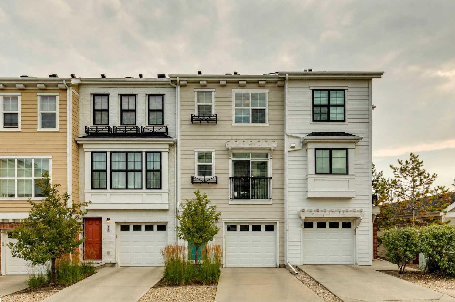 206 Nolanfield Villas NW, T3R 0T9