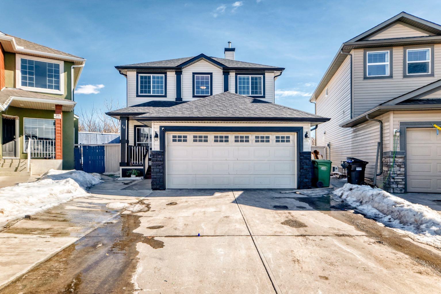 16 Saddlecrest Park NE, T3J5E7