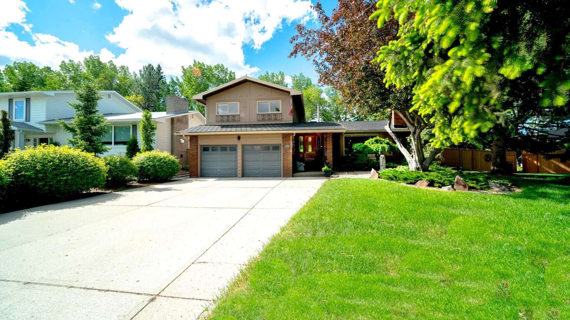 152 Mapleburn Drive SE, T2J 1Y6