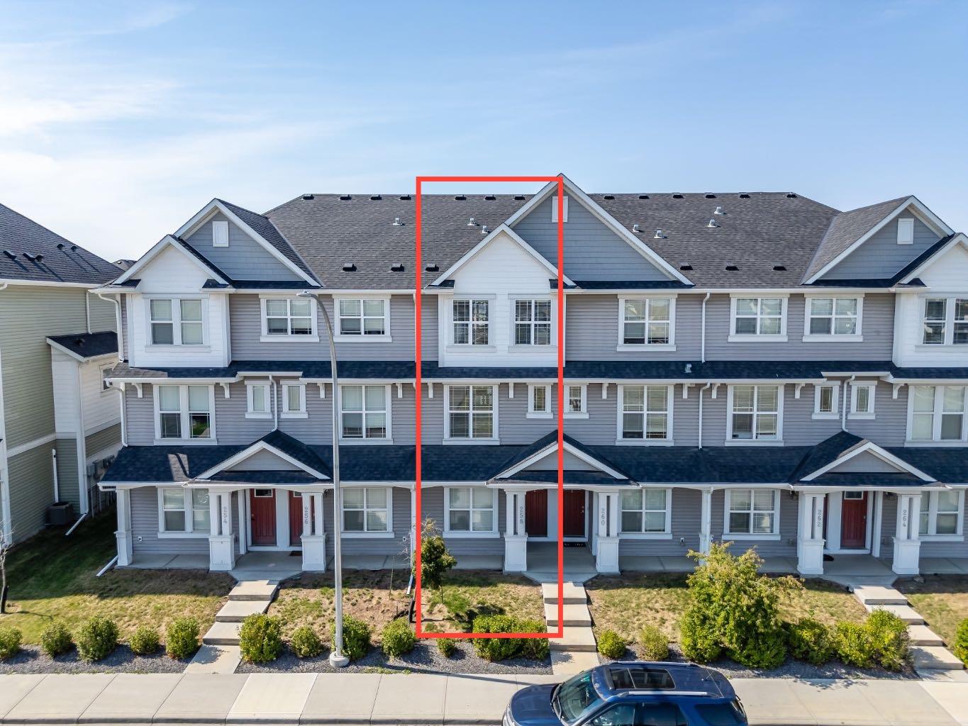 258 Copperleaf Way SE, T2Z 5E9