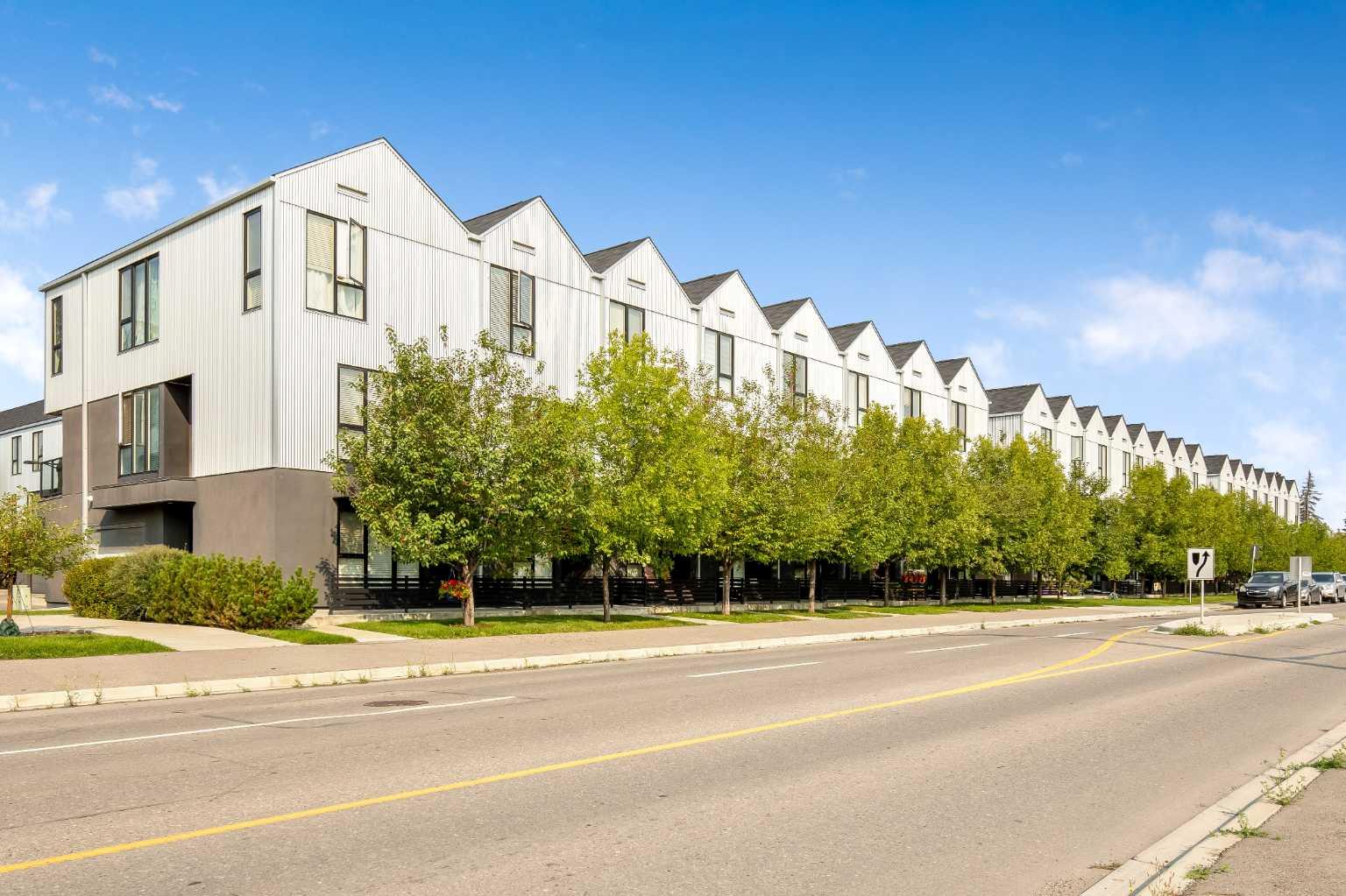 3529 69 Street NW, T3B 6E8