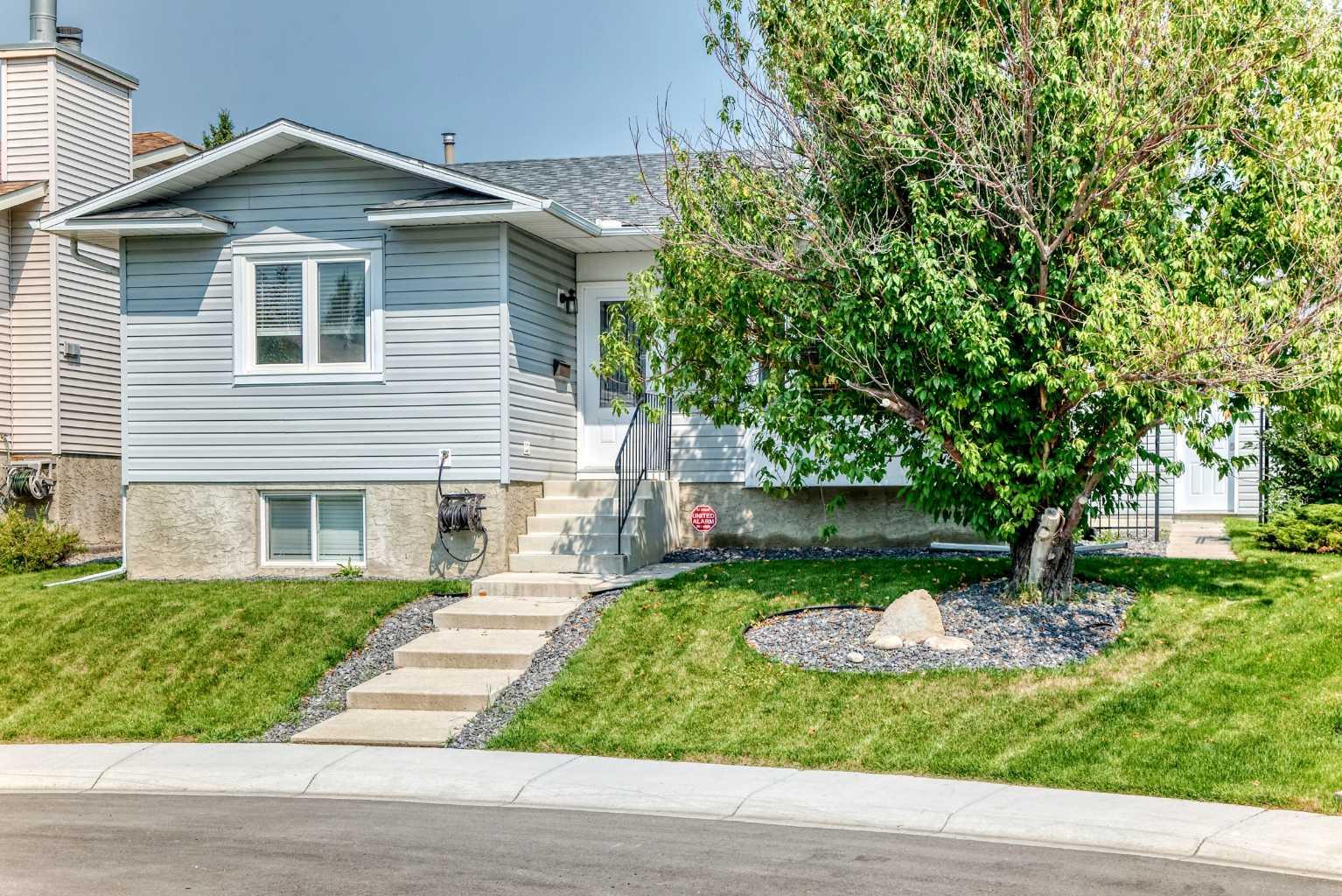 116 McKerrell Close SE, T2Z 1M2