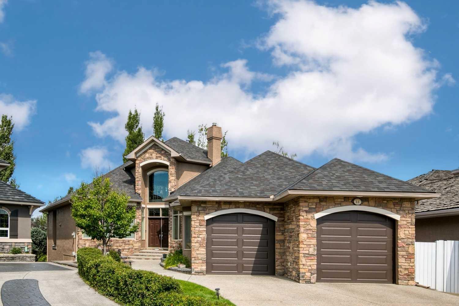 44 Evergreen Lane SW, T2Y 3T9